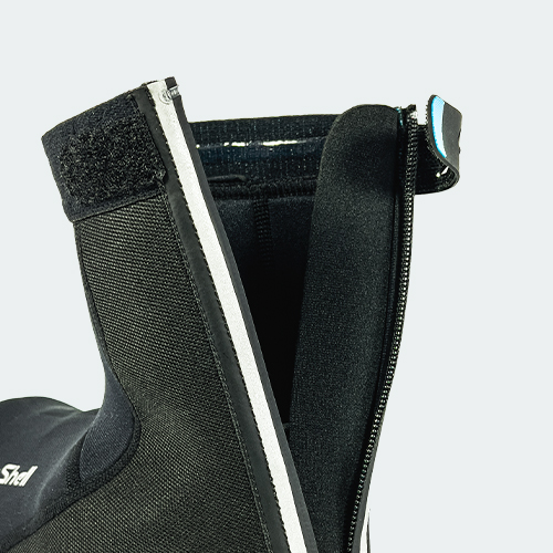 Flap guard inside zipper