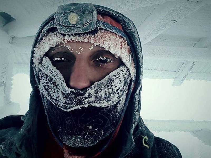 Head protection in extremely cold region